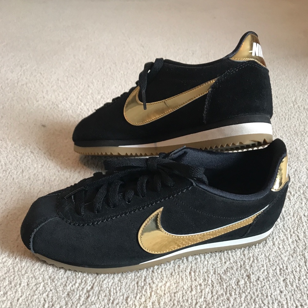 Nike Classic Cortez Women’s Size 8 Black/Gold  Shoe